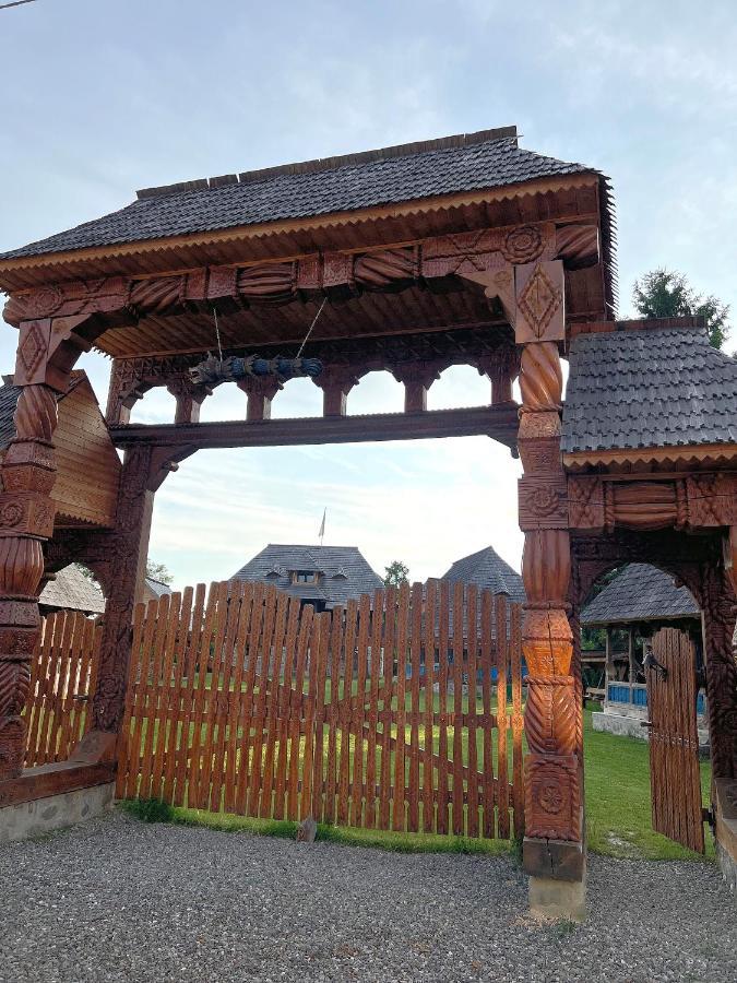 La Patru Daci Hotel Ocna Şugatag Exterior foto