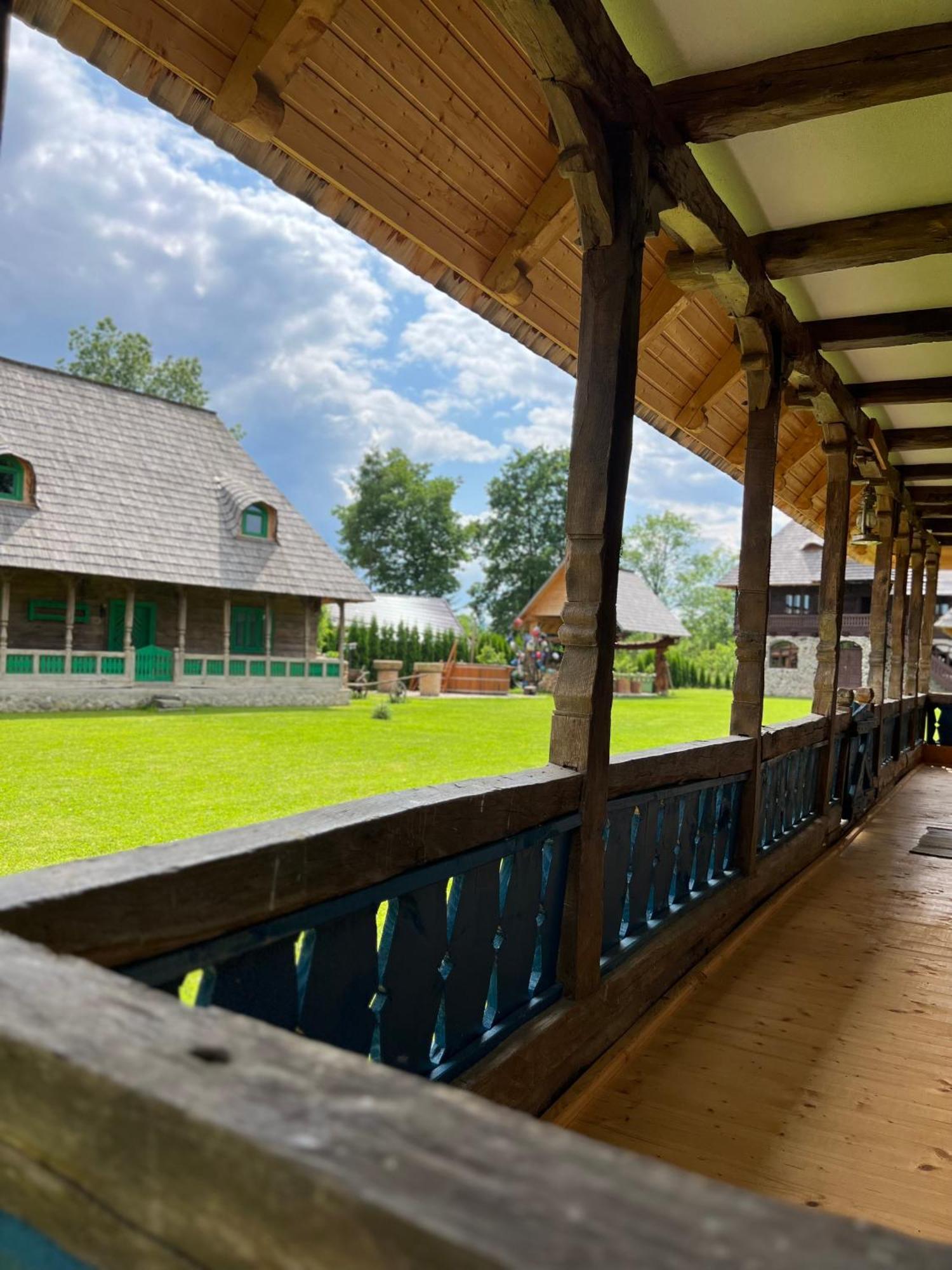 La Patru Daci Hotel Ocna Şugatag Exterior foto